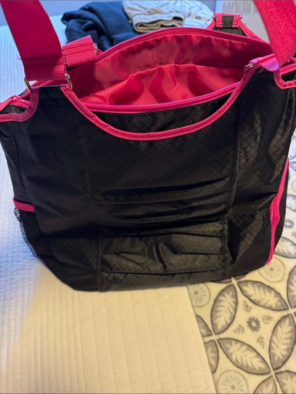 thirty-one Black Tote with Hot Pink Trim and Straps